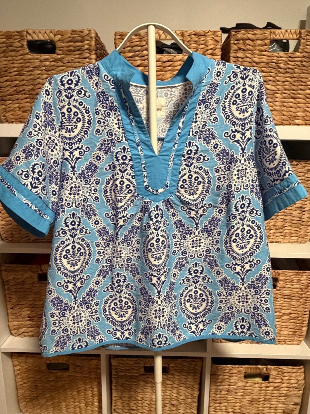 Umgee Women's Blue & White Floral Printed Tops Casual V Neck Short Sleeve Blouse